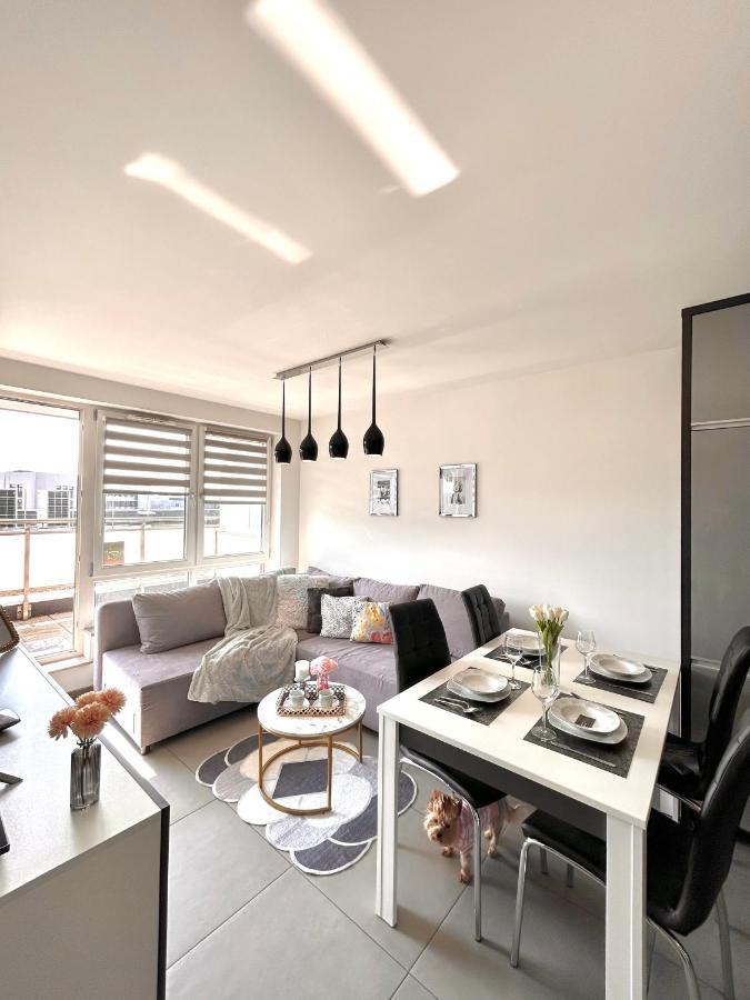 Downtown Apartments Family&Friends Rzeszow Bagian luar foto